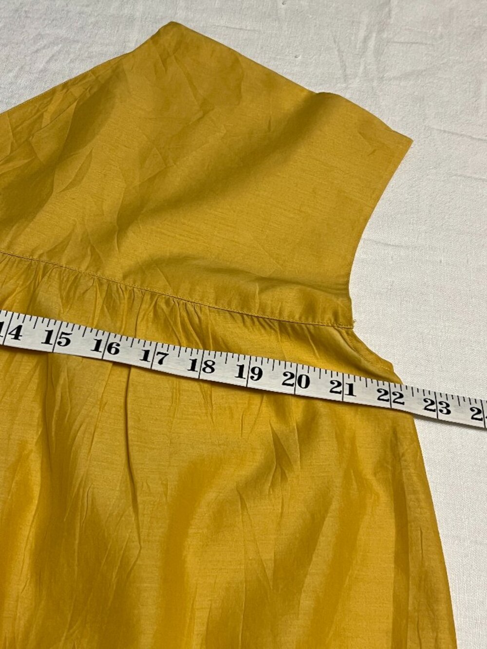 UNIQLO Yellow Eyelet Embroidered Blouse Women XL V Neck Summer Top NWT - Picture 5 of 6